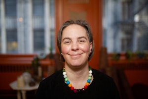 elizabeth-schaefer-trauma-therapist-loop