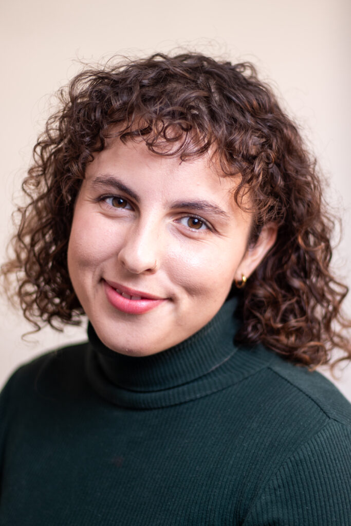 Alice May, MSW, LSW-Queer Affirming Therapist Lakeview and Virtual