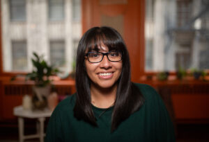 Bilingual psychotherapist in Chicago offering therapy in English and Spanish – Abby Bautista, MA, M.Ed., PsyD Candidate